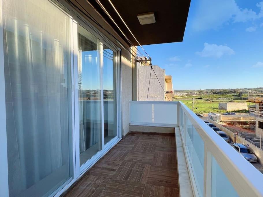 Modern Apartment In Marsaskala Bagian luar foto
