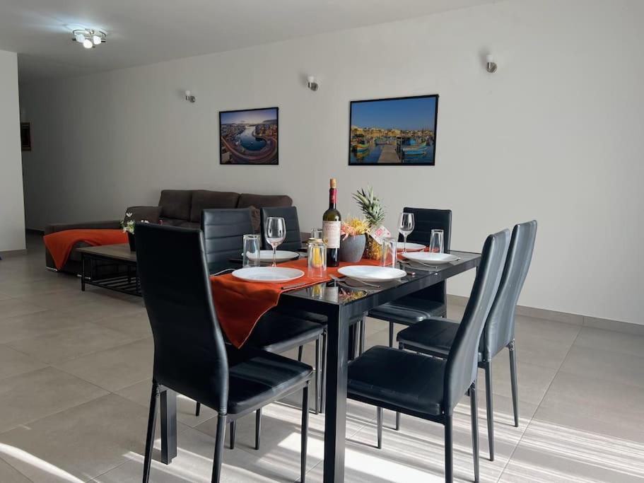 Modern Apartment In Marsaskala Bagian luar foto